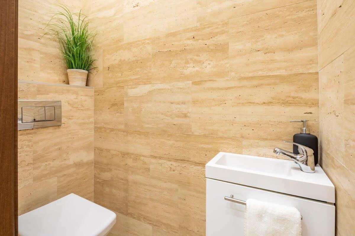 Splendid Perfectly Located Flat With Sauna Budapeste Exterior foto