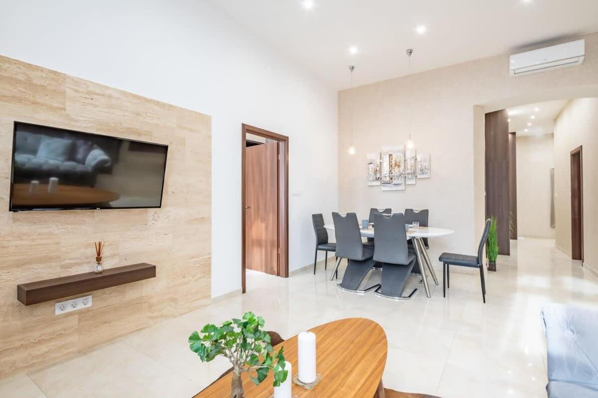 Splendid Perfectly Located Flat With Sauna Budapeste Exterior foto