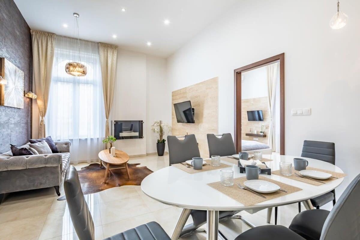 Splendid Perfectly Located Flat With Sauna Budapeste Exterior foto
