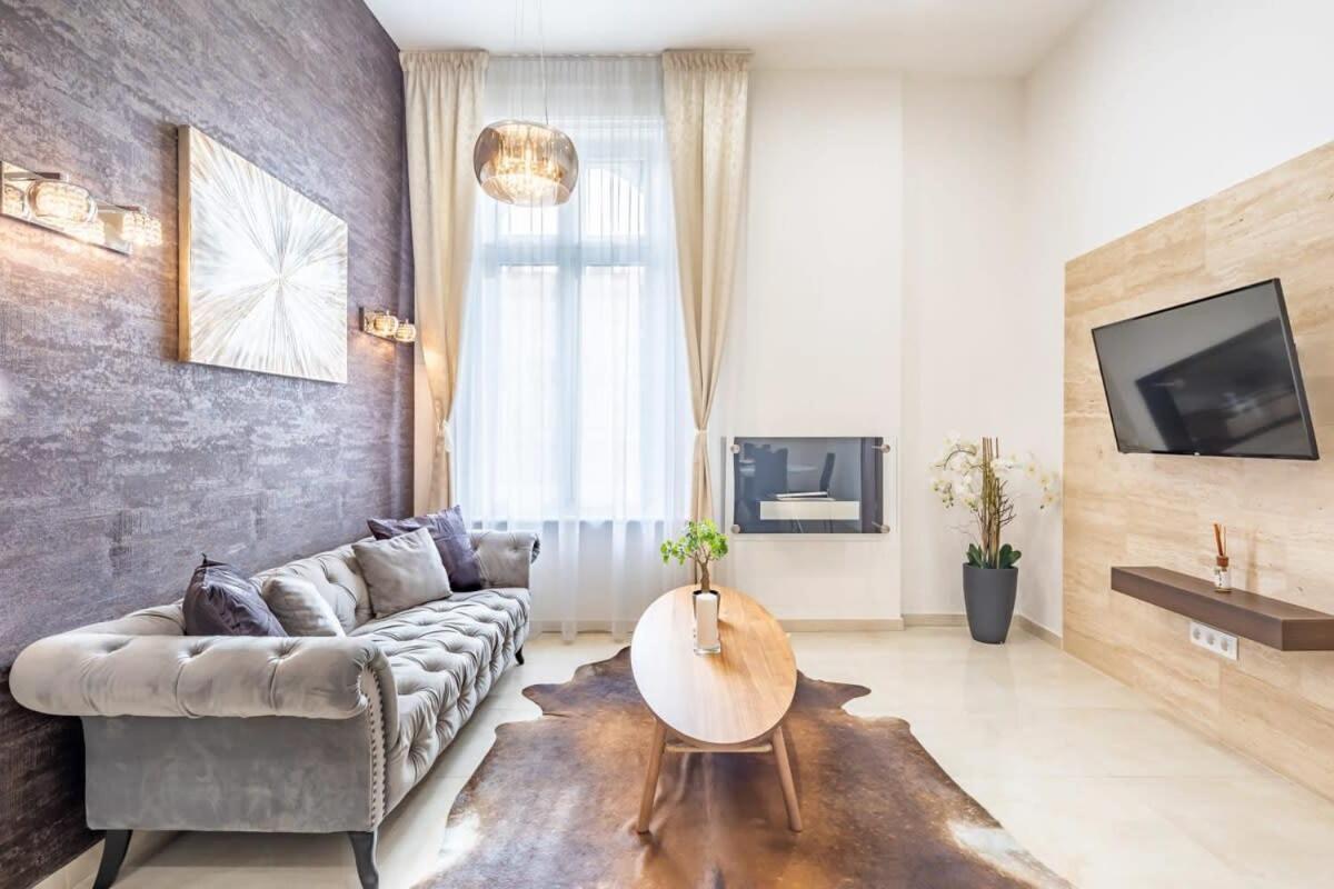 Splendid Perfectly Located Flat With Sauna Budapeste Exterior foto